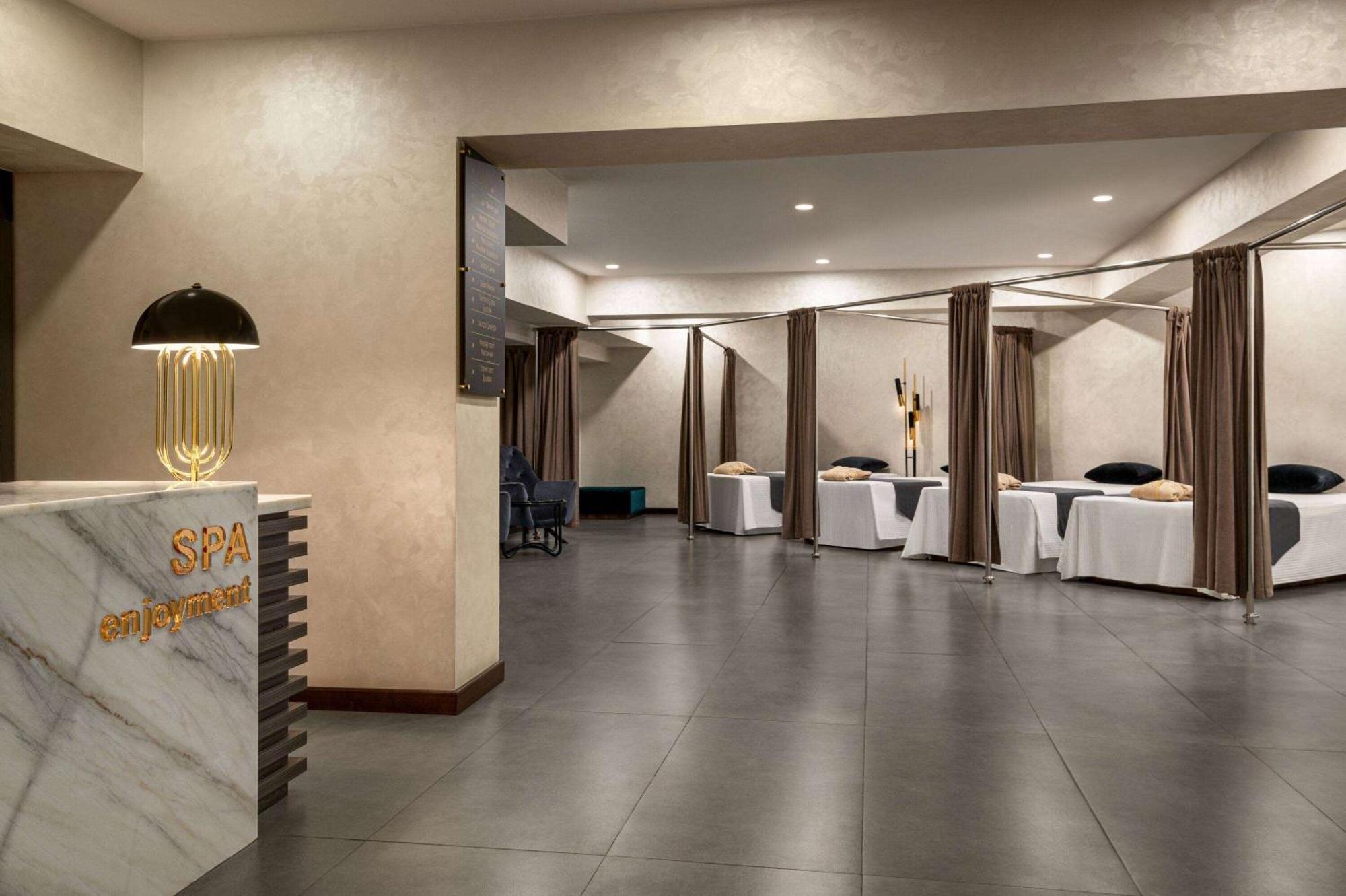 Wyndham Garden Tashkent Ξενοδοχείο Εξωτερικό φωτογραφία