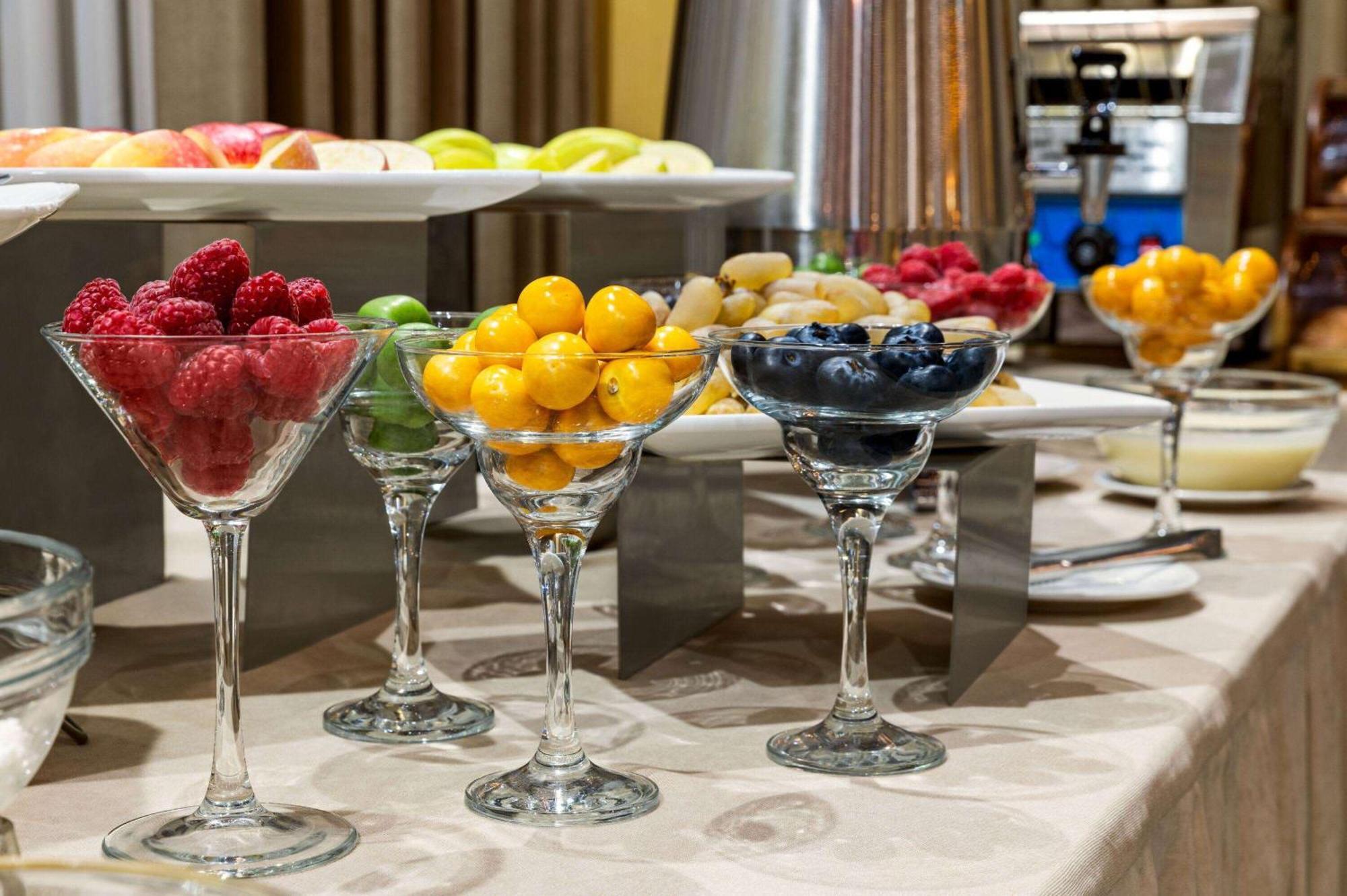 Wyndham Garden Tashkent Ξενοδοχείο Εξωτερικό φωτογραφία