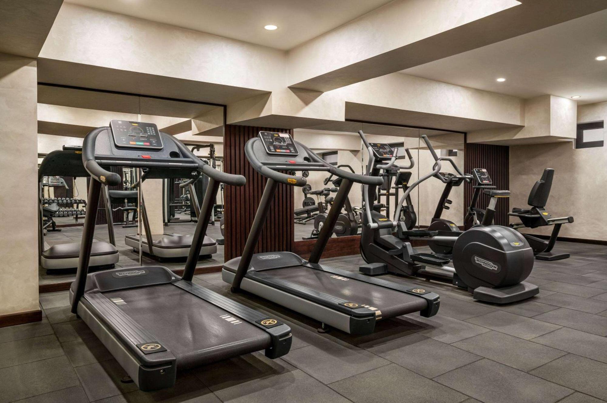 Wyndham Garden Tashkent Ξενοδοχείο Εξωτερικό φωτογραφία
